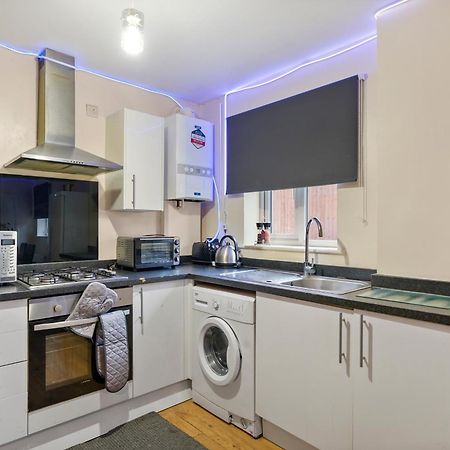 Lt Properties Unique Bungalow Style Spacious One Bedroom Apartment In Luton Town Centre Super Size Round Bed Netflix Ngoại thất bức ảnh