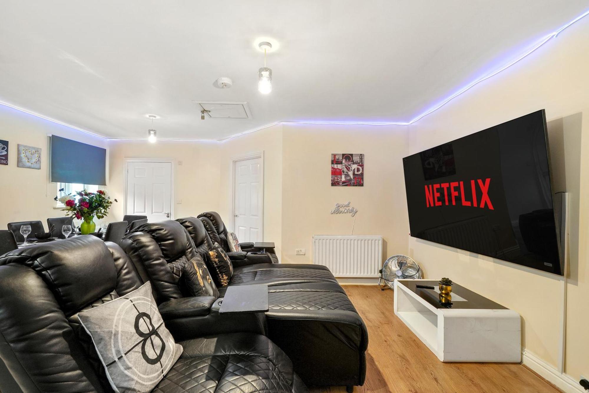 Lt Properties Unique Bungalow Style Spacious One Bedroom Apartment In Luton Town Centre Super Size Round Bed Netflix Ngoại thất bức ảnh